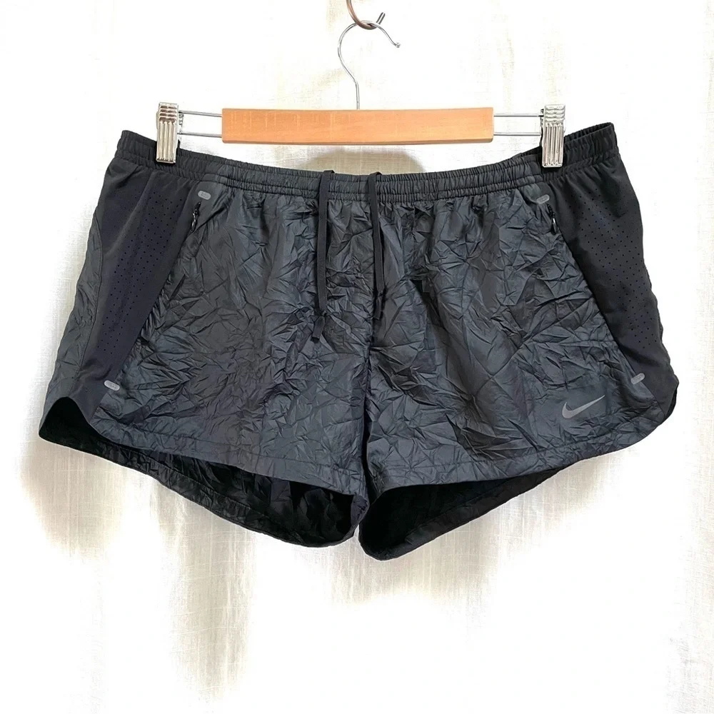 RARE! NIKE Tech Pack Woven Crinkle Shorts Lined in Black size large